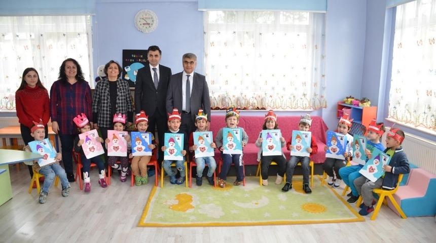 Karab&uuml;k&rsquo;te &ouml;ğrenciler karne sevinci yaşadı