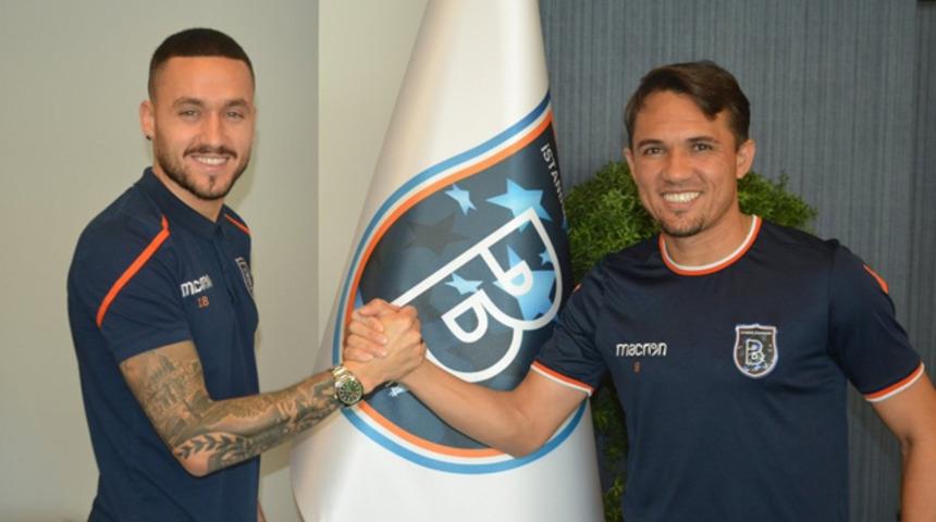 M.Başakşehir, Mossoro ve Napoleoni'nin sözleşmelerini uzattı