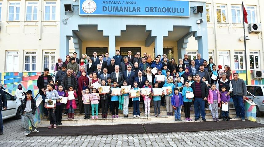 Aksu&rsquo;da 13 bin 885 &ouml;ğrenci karnesini aldı