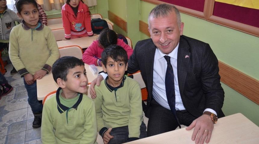 MHP İl Başkanı Aydın, &ouml;ğrencilerine karne dağıttı