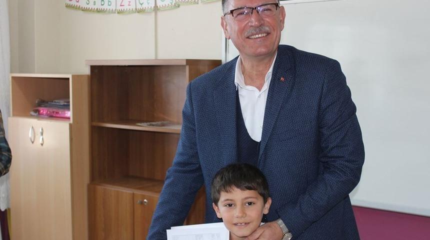 Vezirhan&rsquo;da &ouml;ğrenciler karne heyecanı yaşadı