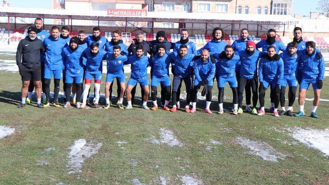 Nevşehir Belediyespor, Yomraspor hazırlıklarını sürdürüyor