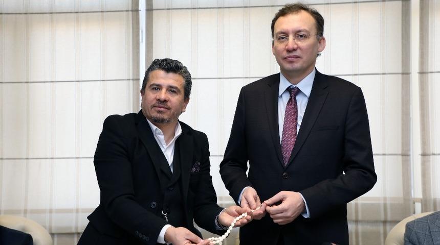 SD&Uuml; Rekt&ouml;r&uuml; Prof.Dr.İlker H&uuml;seyin &Ccedil;arık&ccedil;ı: