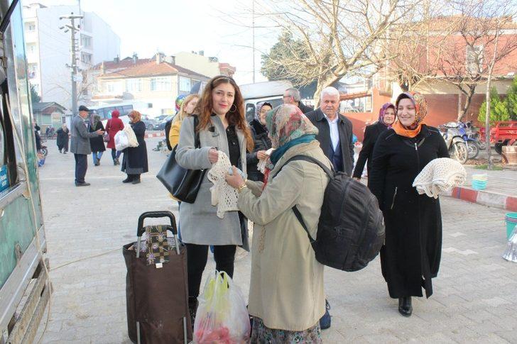 Başkan Ulaş Halk Pazarında file dağıttı G2