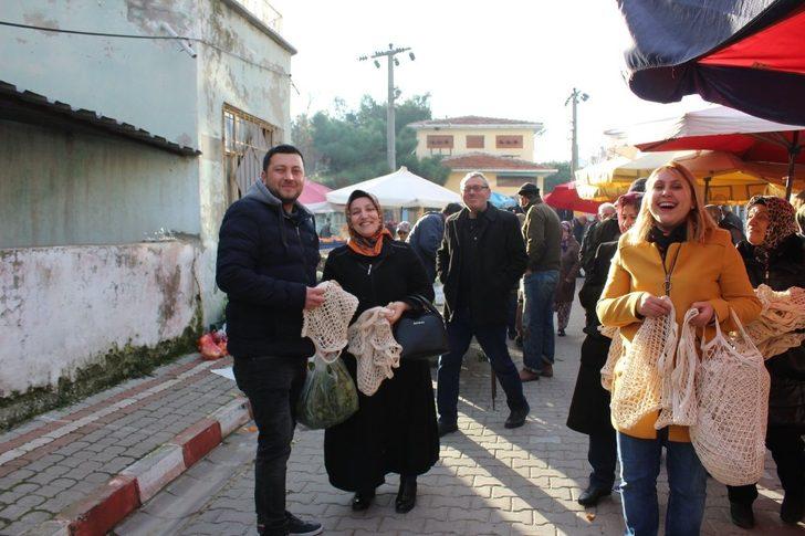 Başkan Ulaş Halk Pazarında file dağıttı G3