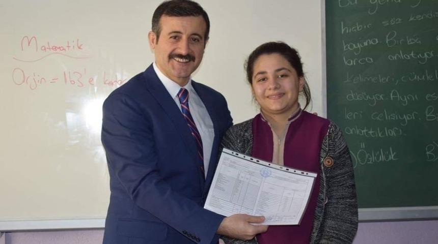 Sungurlu&rsquo;da 8 bin 633 &ouml;ğrenci karne aldı