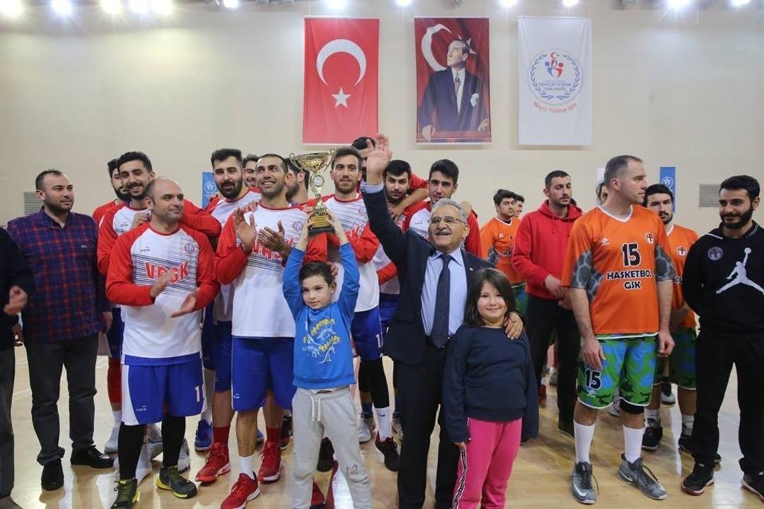 Başkan Dr. Memduh B&uuml;y&uuml;kkılı&ccedil;: "Basketbol severler ile birlikte heyecanlı dakikalar yaşadık"