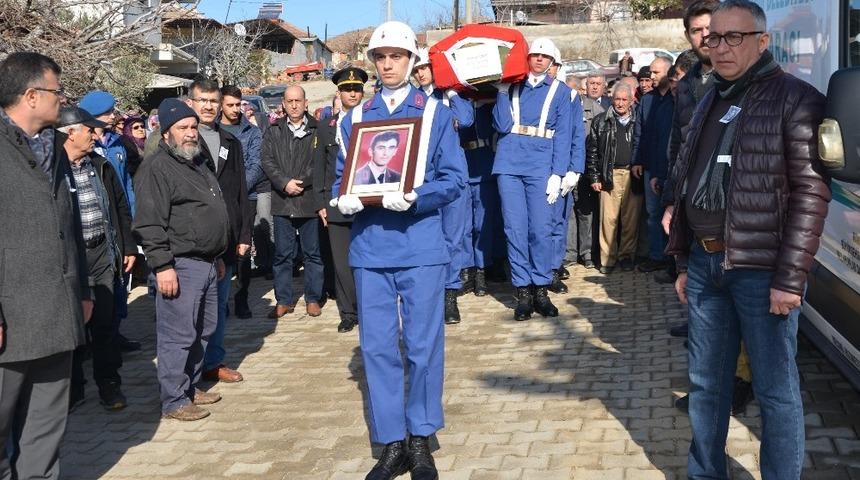 Emekli uzman &ccedil;avuş t&ouml;renle toprağa verildi