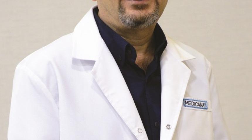 Dr. &Ccedil;akır: "&Ccedil;ocuğun karnesi bir bakıma ebeveynlerin karnesidir"