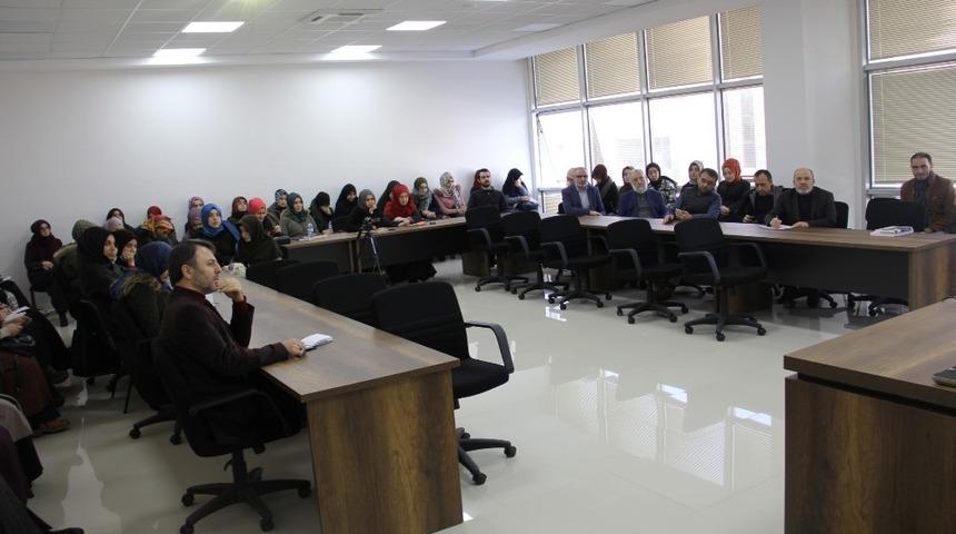 SA&Uuml;&rsquo;de Kur&rsquo;an-ı Kerimle iletişim kurmanın anahtarları&rsquo; isimli seminer d&uuml;zenlendi