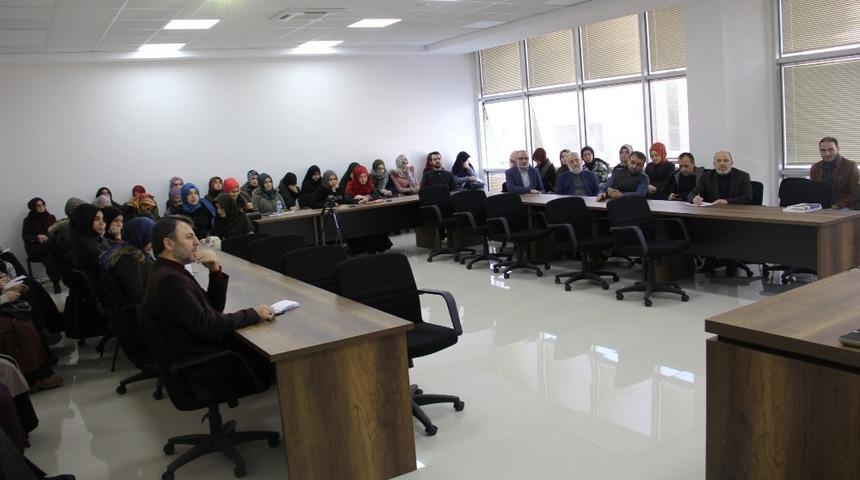 SA&Uuml;&rsquo;de Kur&rsquo;an-ı Kerimle iletişim kurmanın anahtarları&rsquo; isimli seminer d&uuml;zenlendi