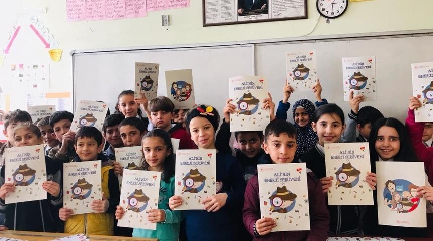 VEDAŞ&rsquo;tan &ouml;ğrencilere karne hediyesi