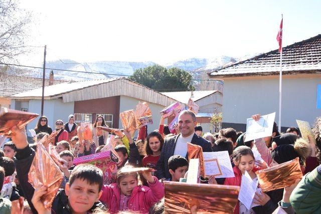 Başkan Ali Uçak’tan öğrencilere karne hediyesi