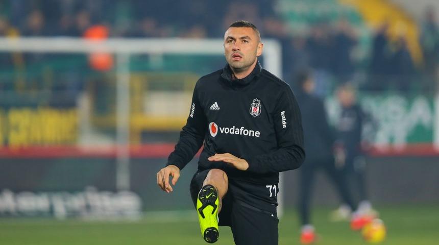 Beşiktaş taraftarından Burak Yılmaz'a şok: Beşiktaş’ta hırsız istemiyoruz
