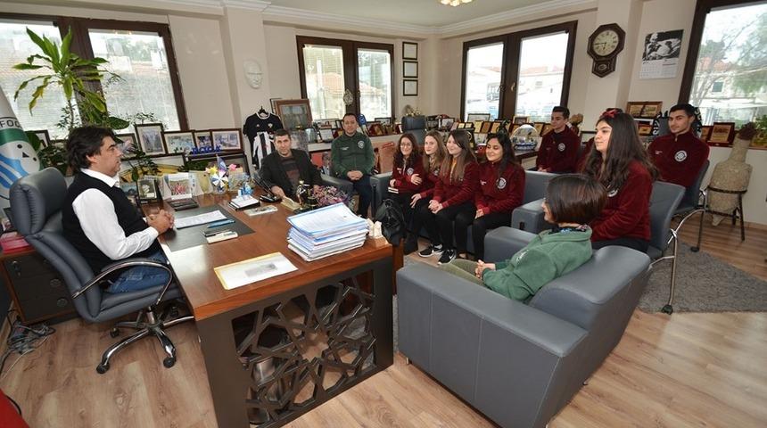 Kat Hizmetleri &ouml;ğrencilerinden Başkan Demirağ&rsquo;a ziyaret