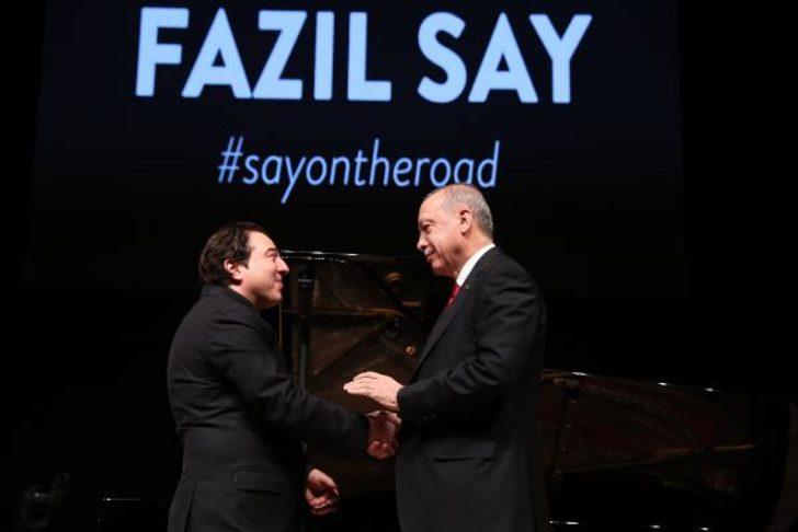 BaÅkan Recep Tayyip ErdoÄan, Ã¼nlÃ¼ sanatÃ§Ä± FazÄ±l Say'Ä±n davetiyle "Truva SonatÄ±" konserine katÄ±ldÄ±. ATO Congresium'daki konserde BaÅkan ErdoÄan'a eÅi Emine ErdoÄan'Ä±n yanÄ± sÄ±ra ABD'li SenatÃ¶r Lindsey Graham da eÅlik etti. ile ilgili gÃ¶rsel sonucu