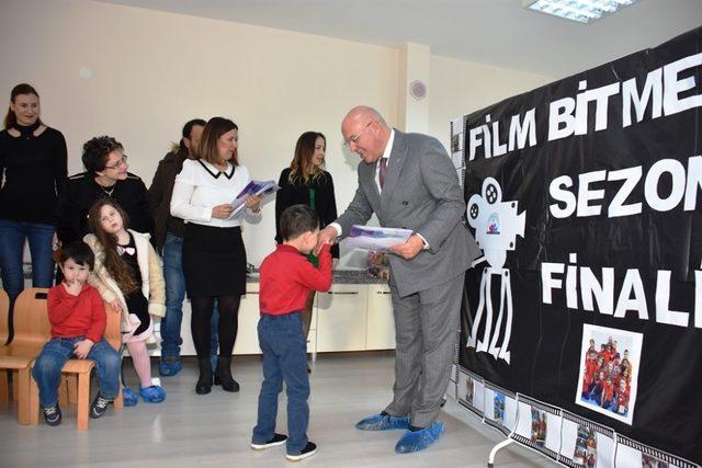 Çocuk Akademisi öğrencileri ilk kez karne heyecanı yaşadı