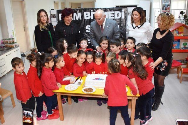 Çocuk Akademisi öğrencileri ilk kez karne heyecanı yaşadı