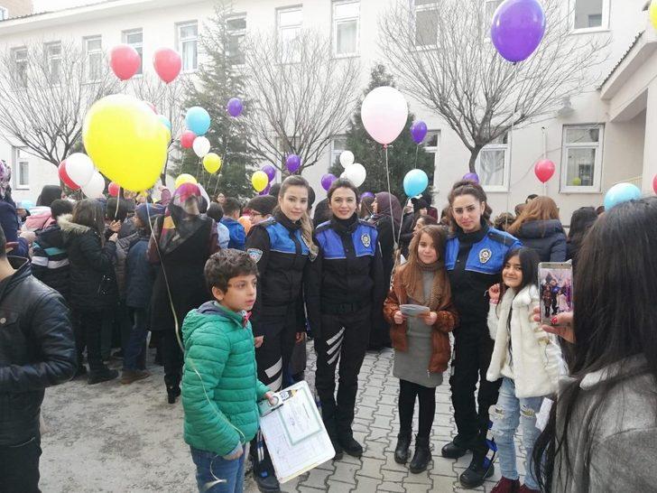 Cumhuriyet Ortaokulu’nda karne heyecanı G4