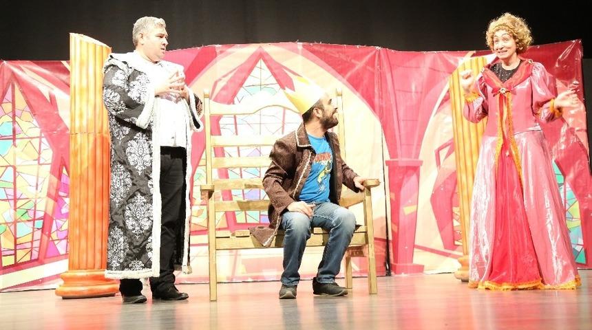 Büyükşehirden karne şenliği