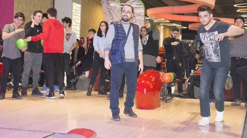Yarıyıl tatiline bowling turnuvasıyla başladılar