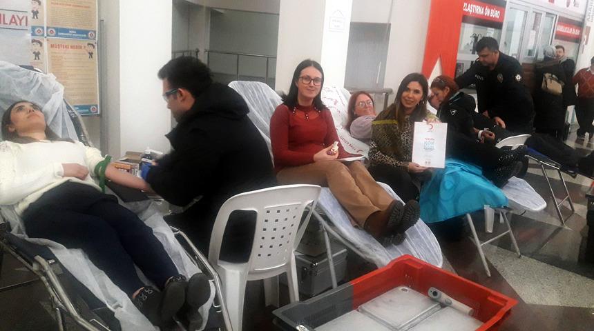 Bursa Adliyesi'nde hakim ve savcılar kan bağışında bulundu