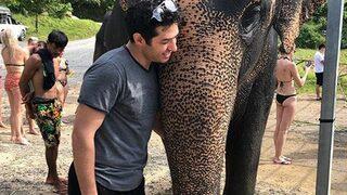 İdil ve Mert Fırat fil yetimhanesini ziyaret etti 