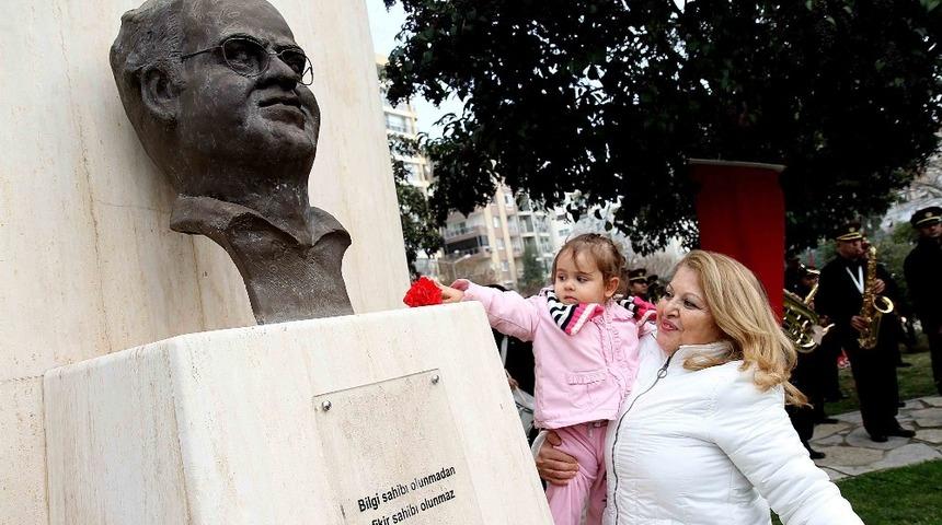 Karşıyaka&rsquo;da Uğur Mumcu anılıyor