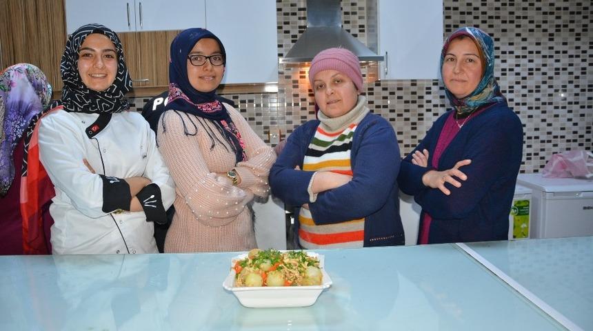 Aş&ccedil;ı yardımcıları h&uuml;nerlerini sergiledi