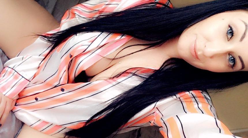 Fenomen Valentina bir soyundu pir soyundu! İnternette servet kazandı