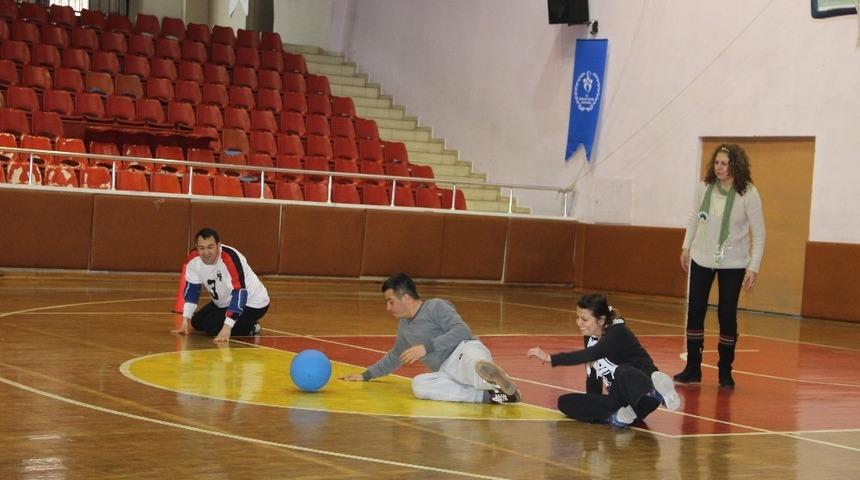 Zilli top iyilik için döndü