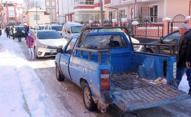 Baba ve kızı silahlı saldırıdan yara almadan kurtuldu