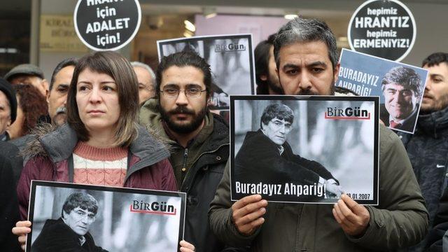 Hrant Dink için Agos gazetesinin önünde anma düzenlendi.