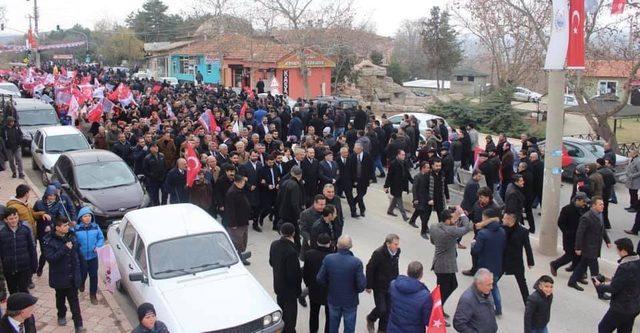 Yahşihan’da AK Parti miting havasında seçim bürosu açtı