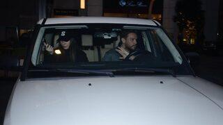 Burcu Kıratlı'nın 'S' harfli şapkası dikkat çekti 