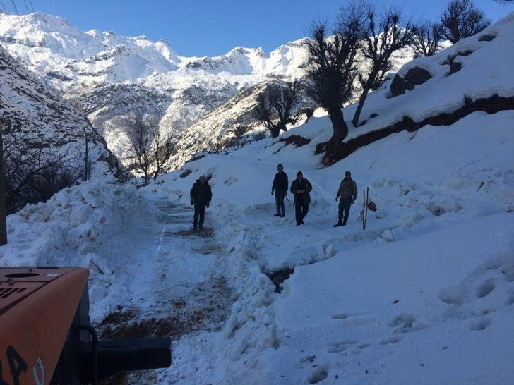 Batman’da çığ düşmesi sonucu kapanan köy yolu ulaşıma açıldı G4