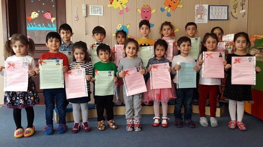 Miniklerin karne heyecanı