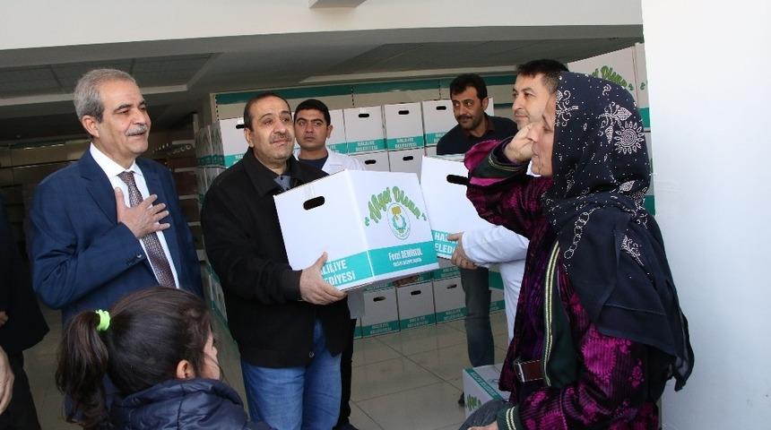 &Ccedil;&ouml;lyak hastalarına gl&uuml;tensiz ekmek ile gıda dağıtıldı