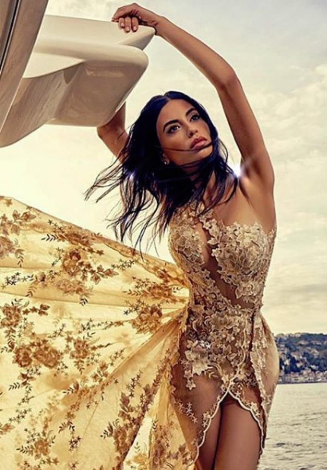 Best Model of the World birincisi Iman Casablanca bir matematik m&uuml;hendisi 