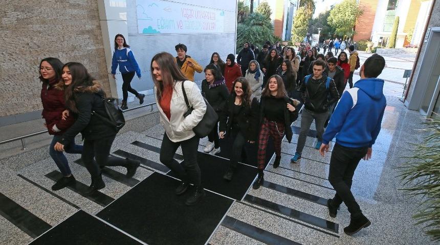 Liselilerden &uuml;niversite provası