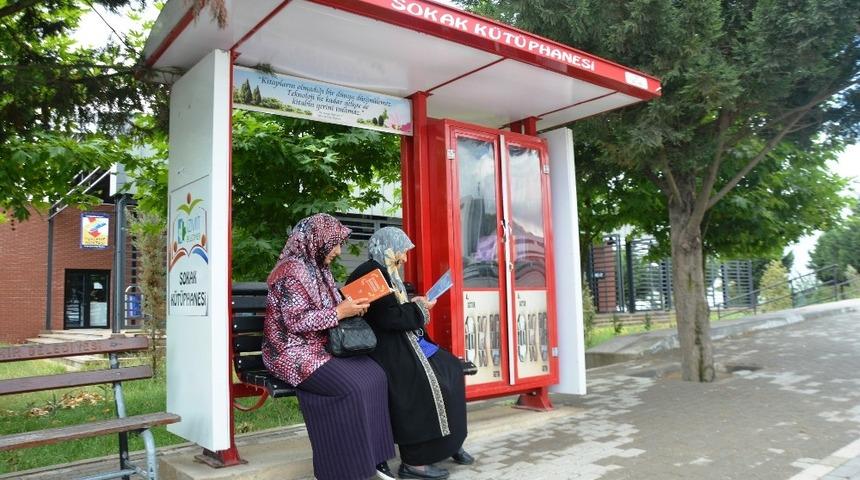 Sokak k&uuml;t&uuml;phaneleri ilgi g&ouml;r&uuml;yor