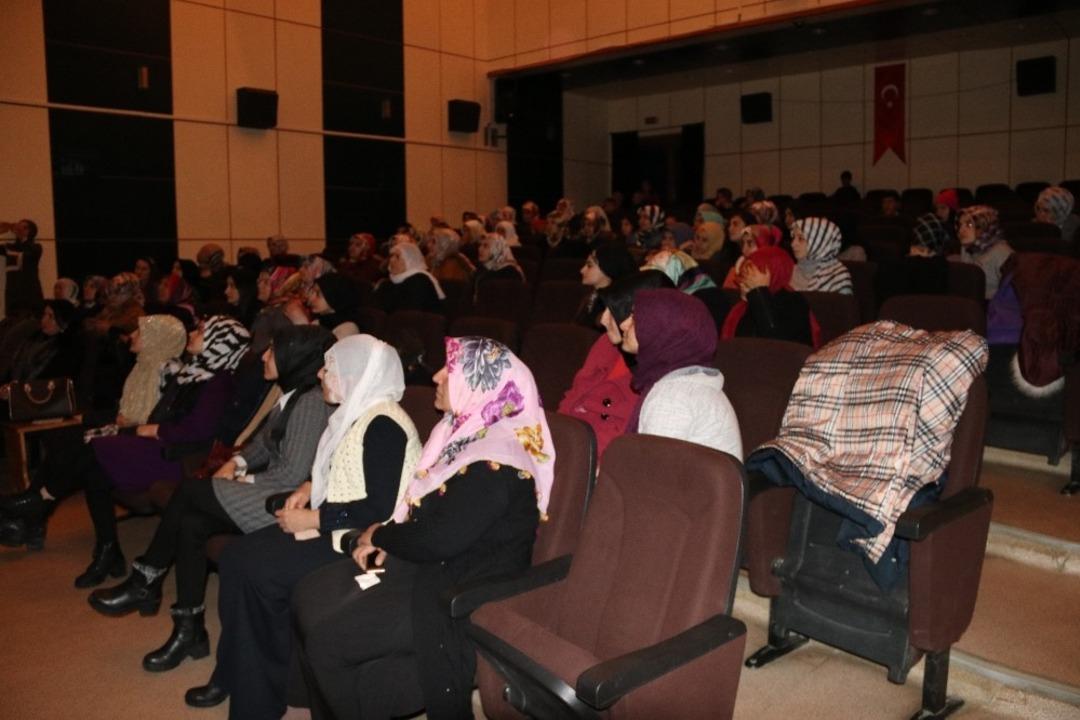 Hizan&rsquo;da &lsquo;Mutlu Yuva Huzurlu Toplum&rsquo; semineri