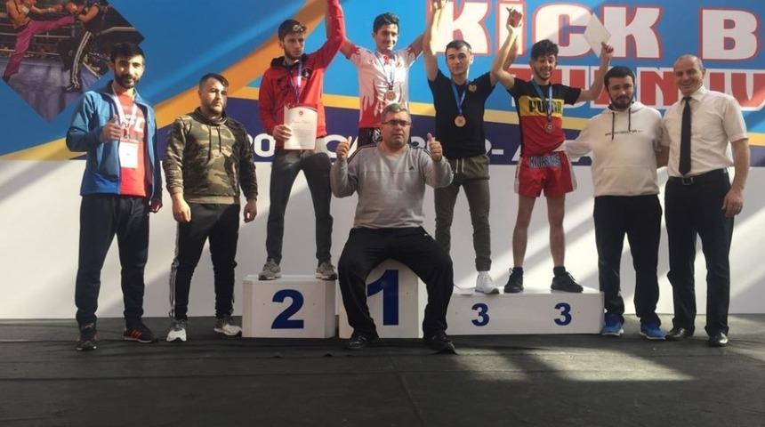 Haliliye kick boksta T&uuml;rkiye şampiyonu oldu