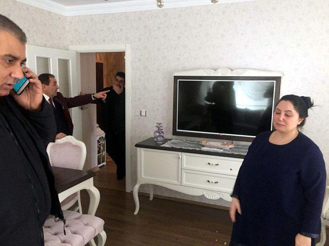 Belediye başkanının evi kurşunlandı