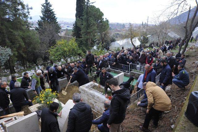 İş insanı Bilal son yolculuğuna uğurlandı 1