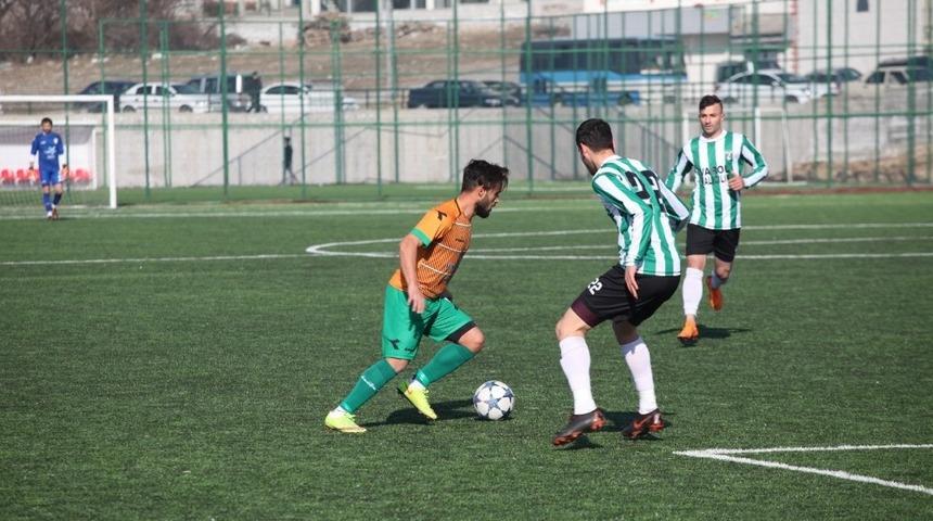 Malatya derbisinde gülen taraf Yeşilyurt Belediyespor oldu