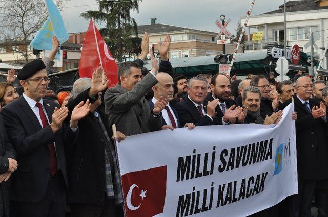 İYİ Parti 20 milletvekili ile Tank Palet Mitingine katıldı