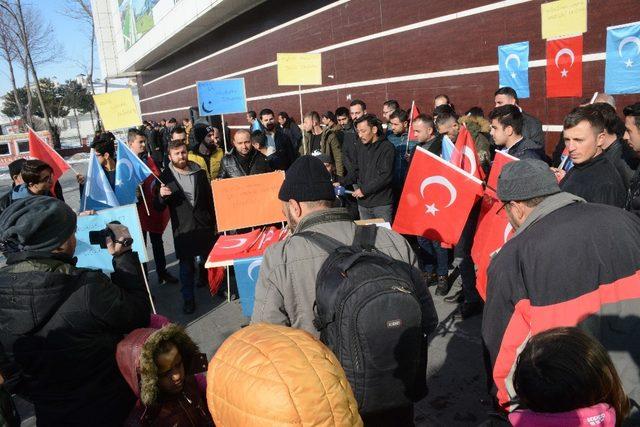 Bitlisli gençlerden Doğu Türkistan için çağrı