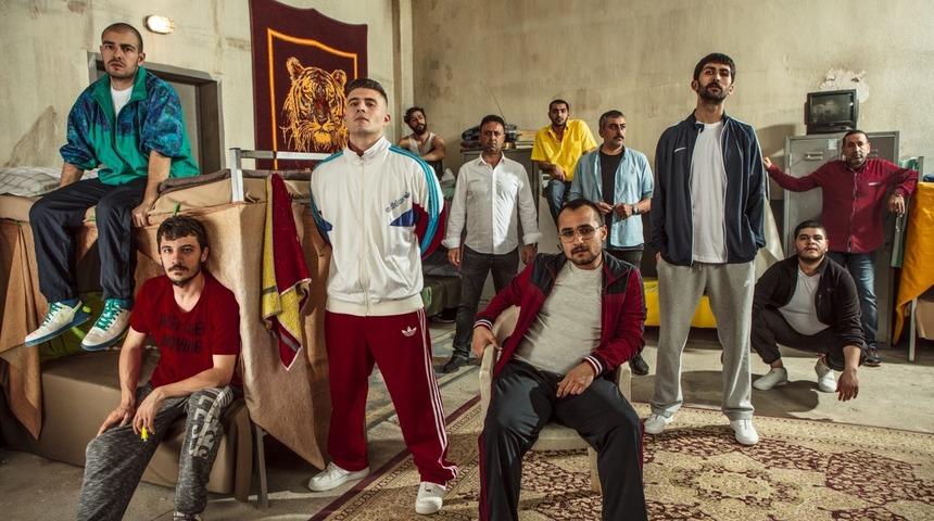 En sıra dışı dizi Sıfır Bir &ndash; Bir Zamanlar Adana'da neden sevildi? Sıfır Bir 5. sezon &ouml;ncesi ilgin&ccedil; bilgiler!