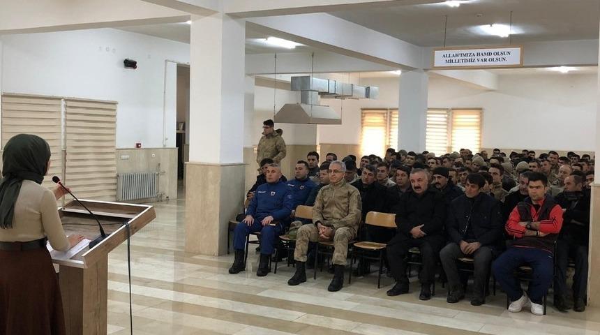 Jandarma personeline &ldquo;Evlilik &Ouml;ncesi ve Erken Yaşta Evlilik&rdquo; semineri